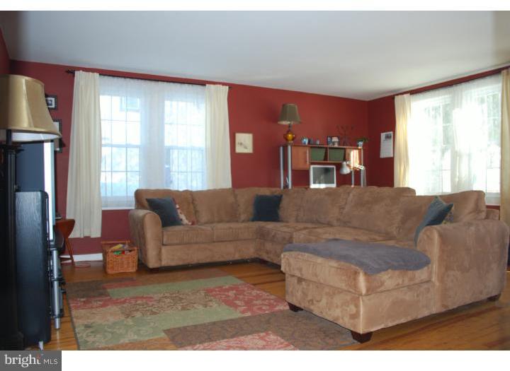1520 Ashton Road Havertown, PA 19083 - Photo 4 of 25 Living Room