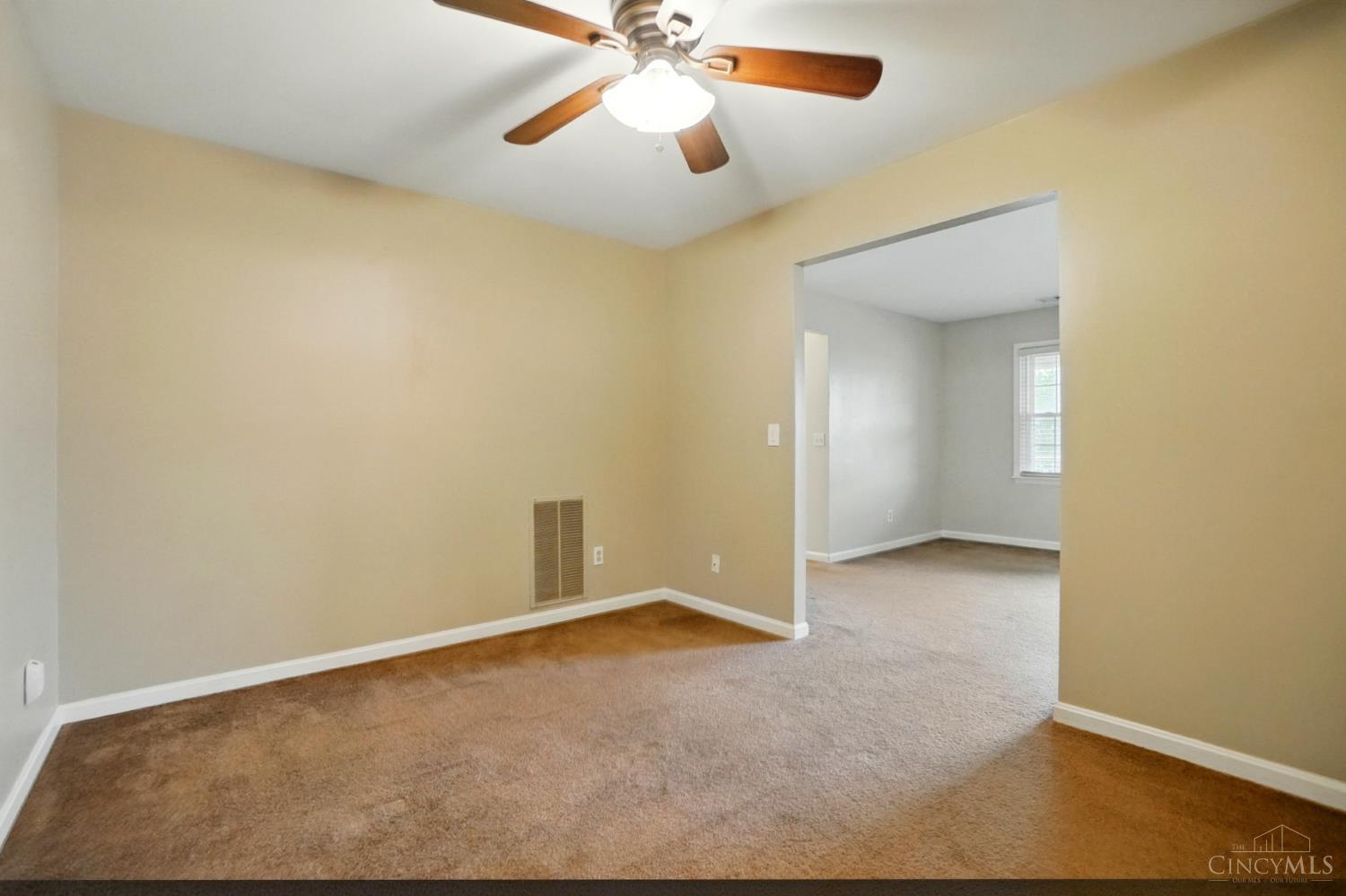 5344 Werk Road, Unit C12 Cincinnati, OH 45248 - Photo 13 of 39 Gallery Image 13