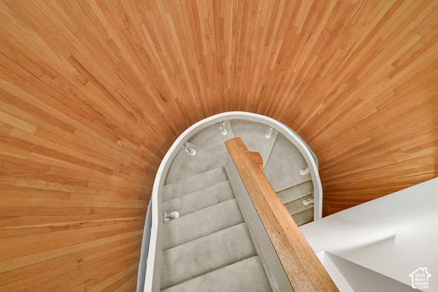 965 Newberry Road Salt Lake City, UT 84108 - Photo 15 of 43 Curved Staircase
