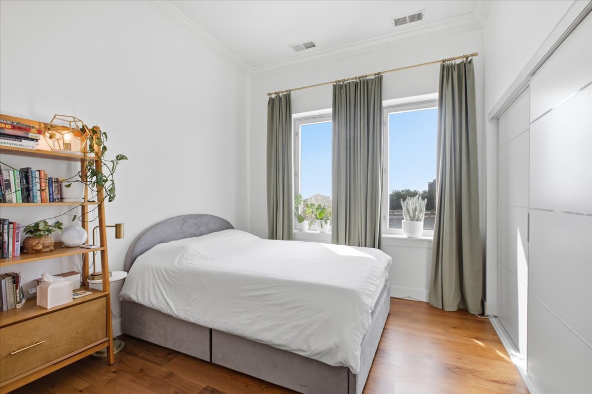 3920 North Sheridan Road, Unit 504 Chicago, IL 60613 - Photo 11 of 13 Gallery Image 11