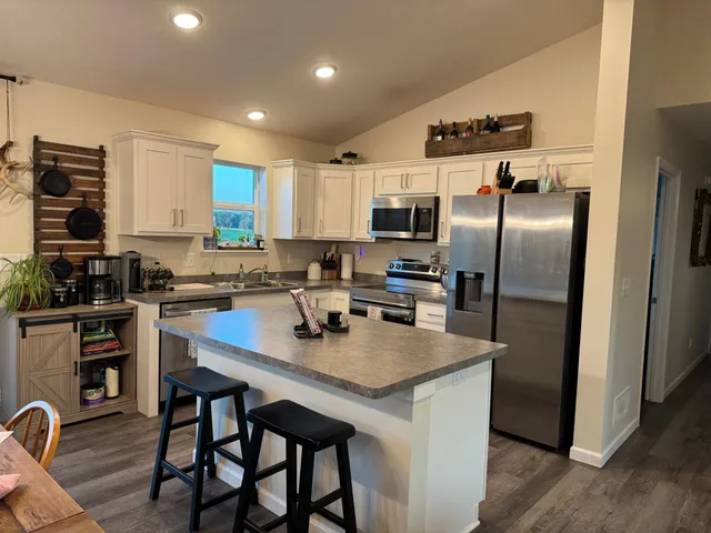 $339,900 | 140 Lake Erin Drive, Green Isle, MN 55338