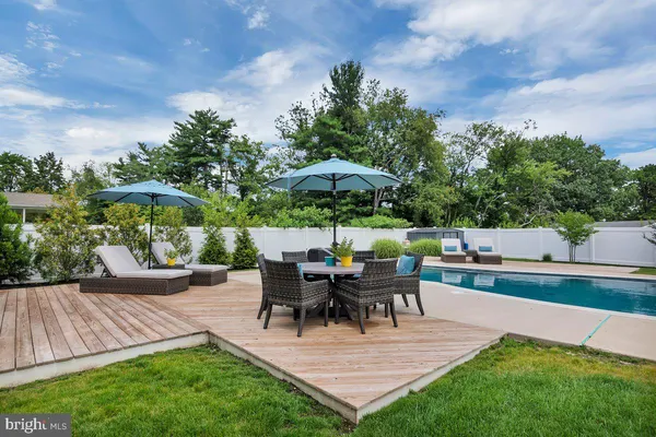$699,999 | 430 Hialeah Drive, Cherry Hill, NJ 08002