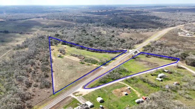 a view of an outdoor space