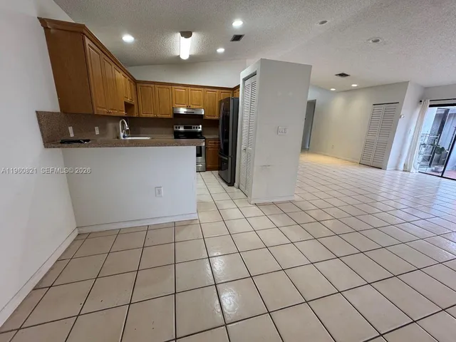 $3,500 | 8273 Northwest 188th Terrace, Hialeah, FL 33015