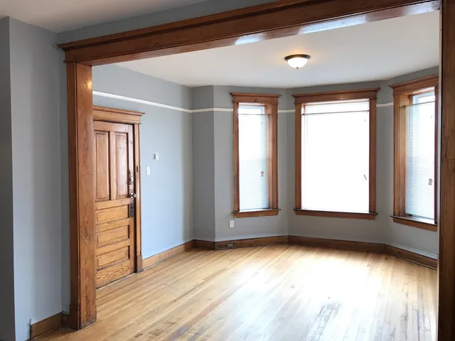 $1,835 | 2215 South Albany Avenue, Unit 1F, Chicago, IL 60623