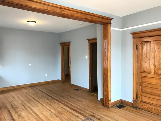 $1,835 | 2215 South Albany Avenue, Unit 1F, Chicago, IL 60623