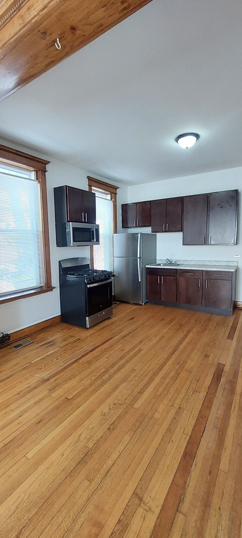 2215 South Albany Avenue, Unit 1F Chicago, IL 60623 - Photo 6 of 19
