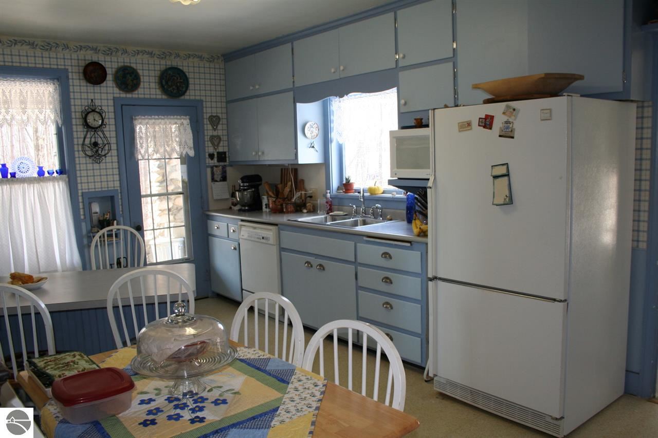 321 Nelson Road Frankfort, MI 49635 - Photo 17 of 47 1782249-16.JPG