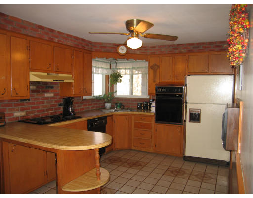 211 Breakneck Road Southbridge, MA 01550 - Photo 2 of 6