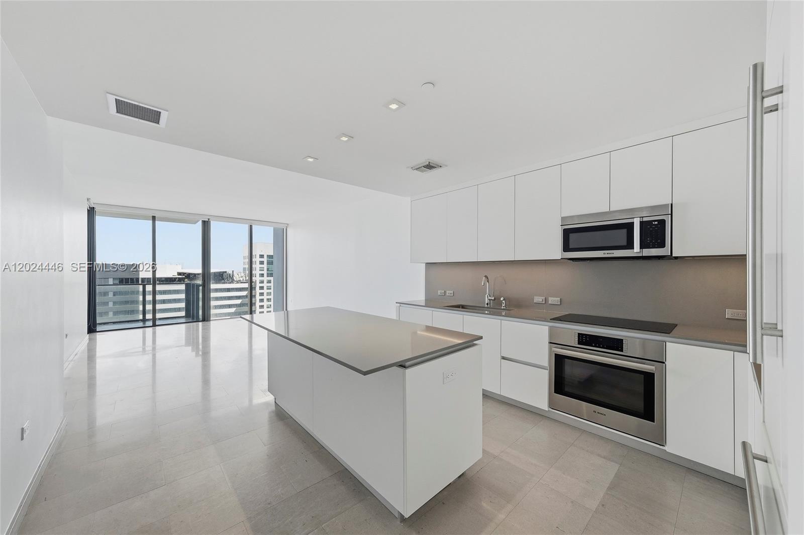 88 Southwest 7th Street, Unit 2008 Miami, FL 33130 - Photo 6 of 47