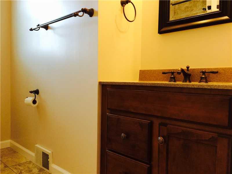 2586 Ridge Rd Extension Economy, PA 15005 - Photo 8 of 17 Full Bath.