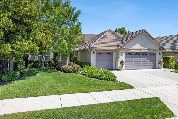 $525,000 | 2549 Whiteash Avenue, Clovis, CA 93619