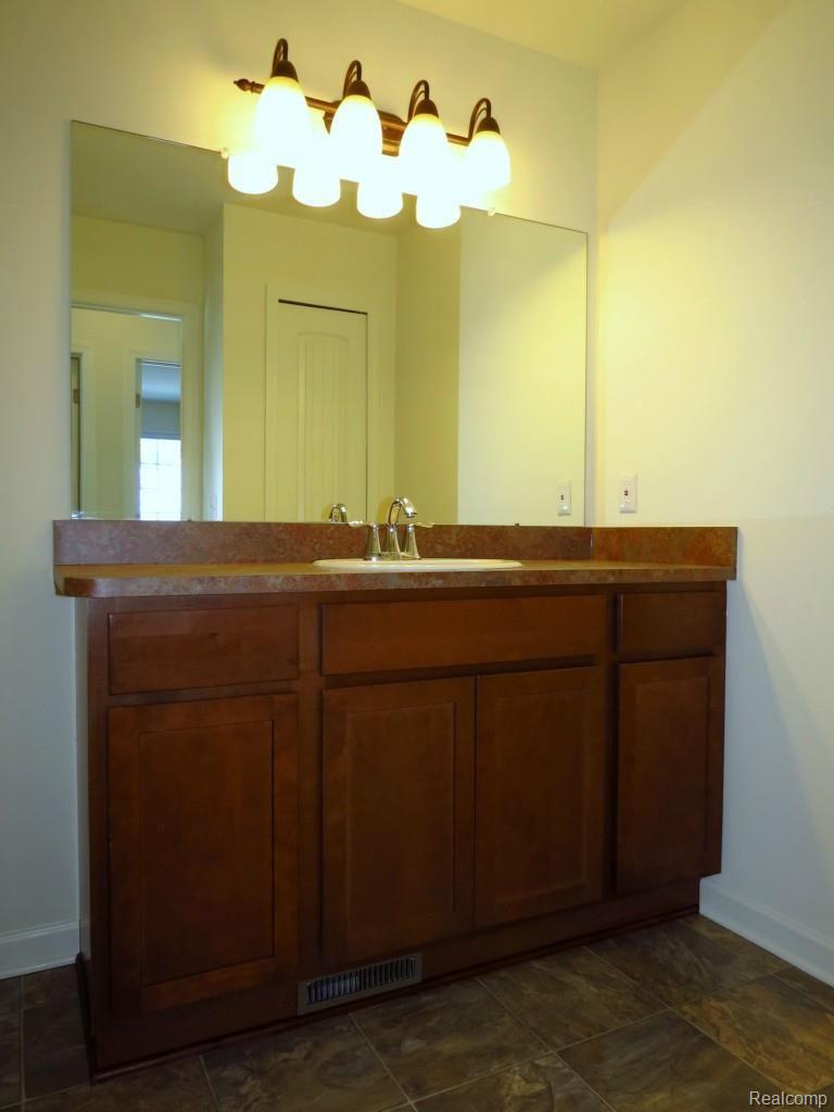 Parcel B Archutowski Drive Howell, MI 48855 - Photo 25 of 27 25 Full Bathroom.jpg