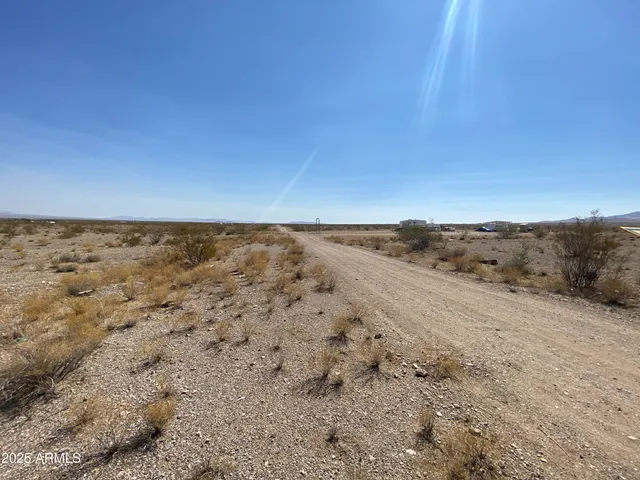 $3,000 | Xxxxx North Xxxxx N Phillip (lot 354) Road, Unit 354, Dolan Springs, AZ 86441