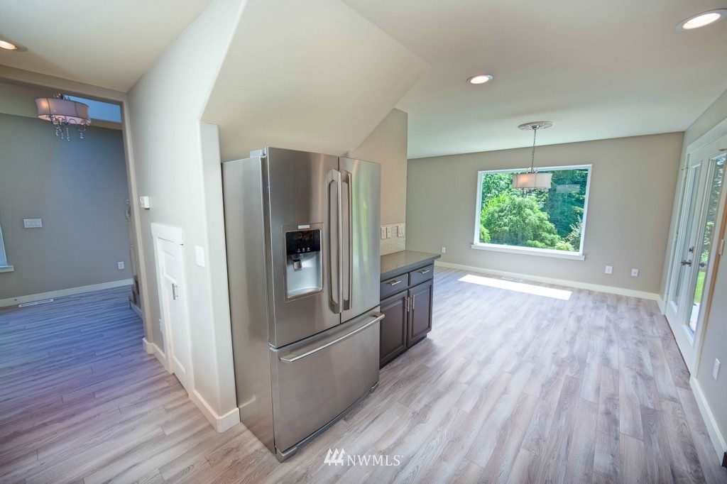 15766 Mountain View Road Mount Vernon, WA 98274 - Photo 4 of 20 Gallery Image 4