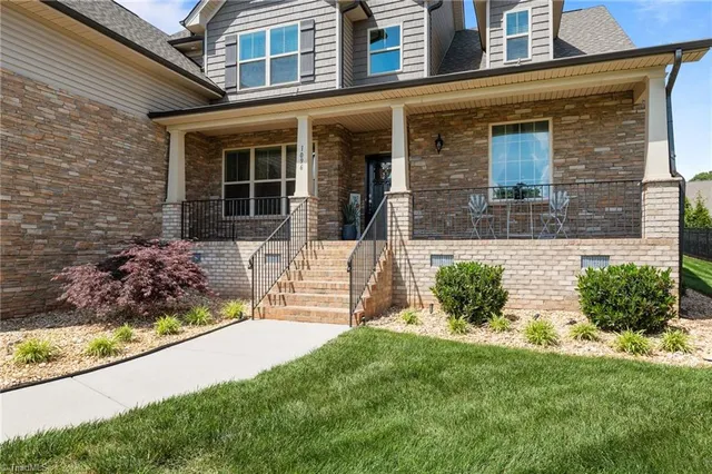 $925,000 | 1096 Crestwell Drive, Burlington, NC 27215