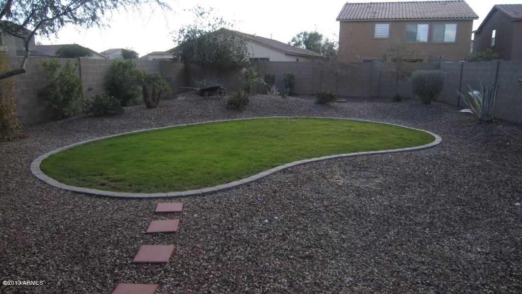 44107 Roth Road Maricopa, AZ 85138 - Photo 37 of 41 grass area