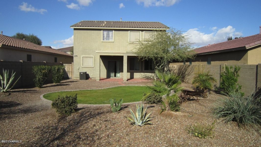 44107 Roth Road Maricopa, AZ 85138 - Photo 40 of 41 back of home and landscaping