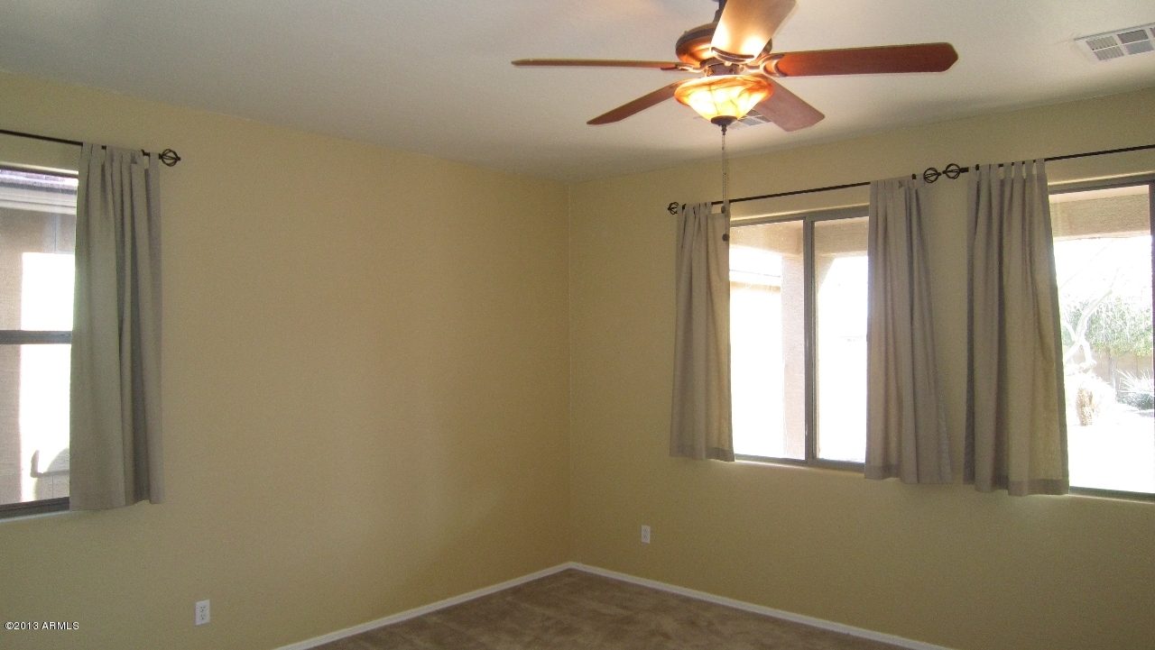 44107 Roth Road Maricopa, AZ 85138 - Photo 8 of 41 great room