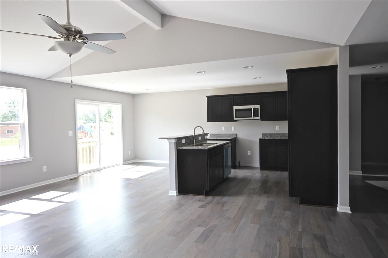 33476 Klein Road Fraser, MI 48026 - Photo 7 of 22 31366833-6.JPG