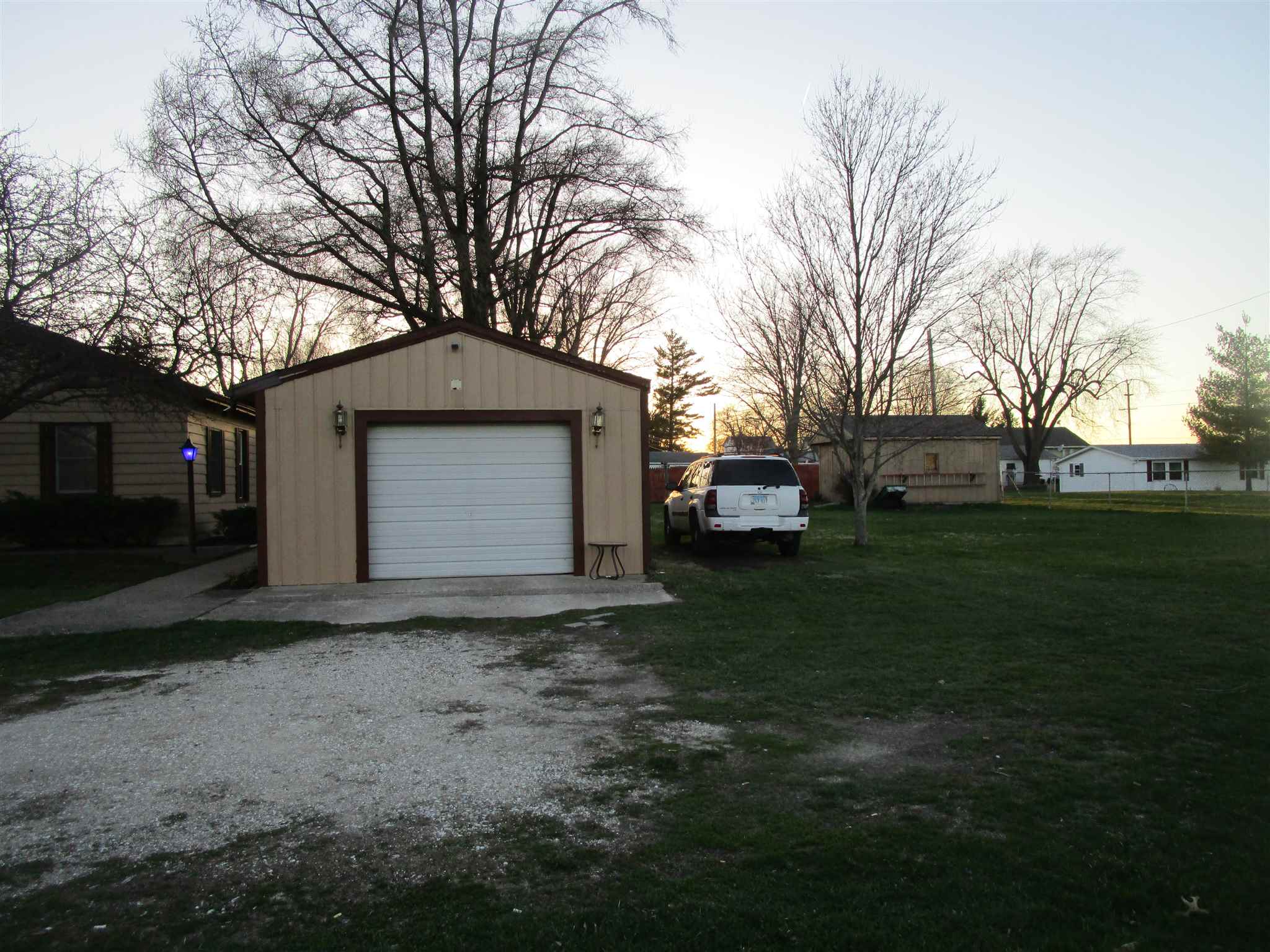 109 East 8th Street Canton, IL 61520 - Photo 6 of 50
