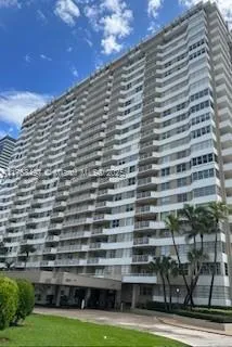 $2,300 | 1985 South Ocean Drive, Unit 15D, Hallandale Beach, FL 33009