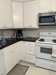 $2,750 | 1985 South Ocean Drive, Unit 15D, Hallandale Beach, FL 33009