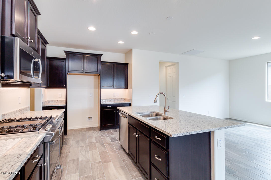 3255 West Carter Road Phoenix, AZ 85041 - Photo 12 of 58 11-Carter