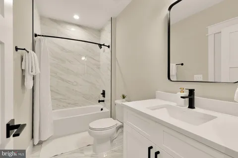 $2,350,000 | 923 17th Street South, Arlington, VA 22202