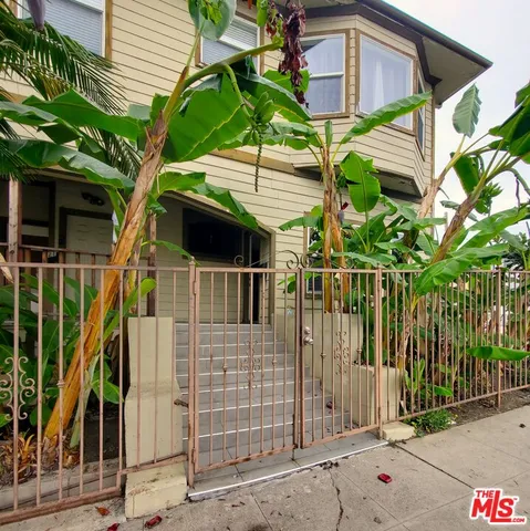 $1,995 | 123 Benton Way, Los Angeles, CA 90026