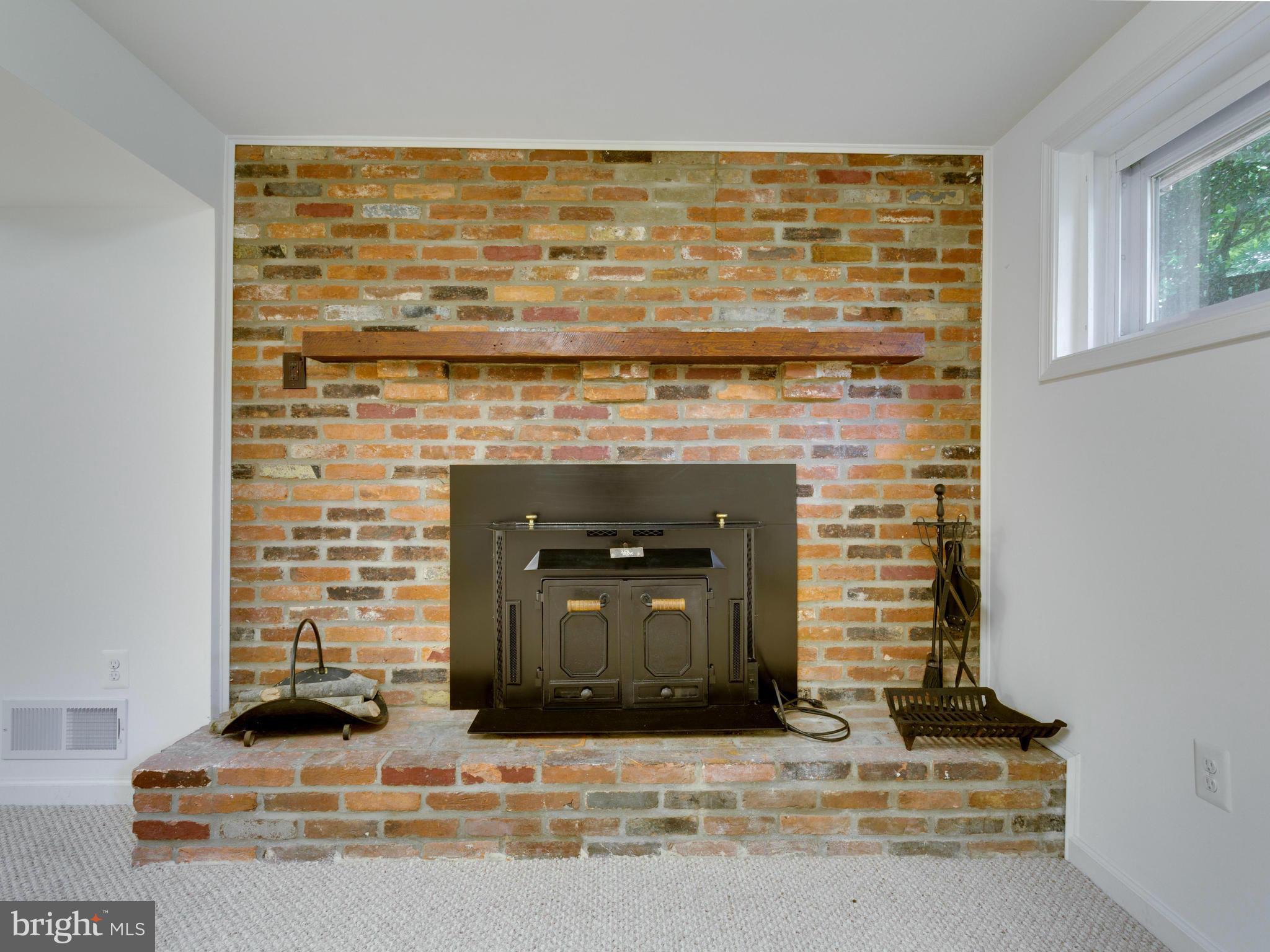 5515 Yorkshire Street Springfield, VA 22151 - Photo 11 of 26 Family Room