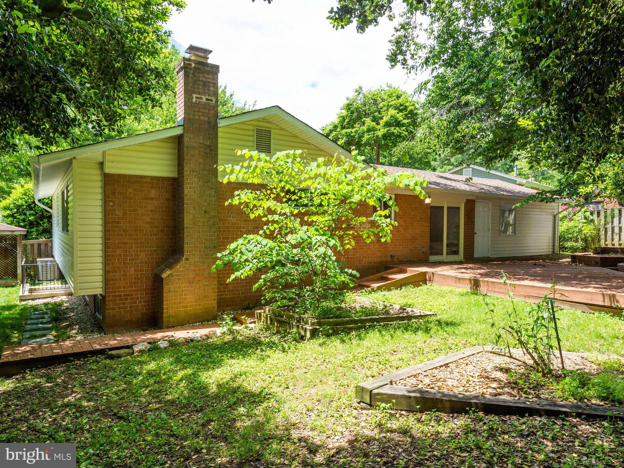 5515 Yorkshire Street Springfield, VA 22151 - Photo 22 of 26 Exterior (Rear)