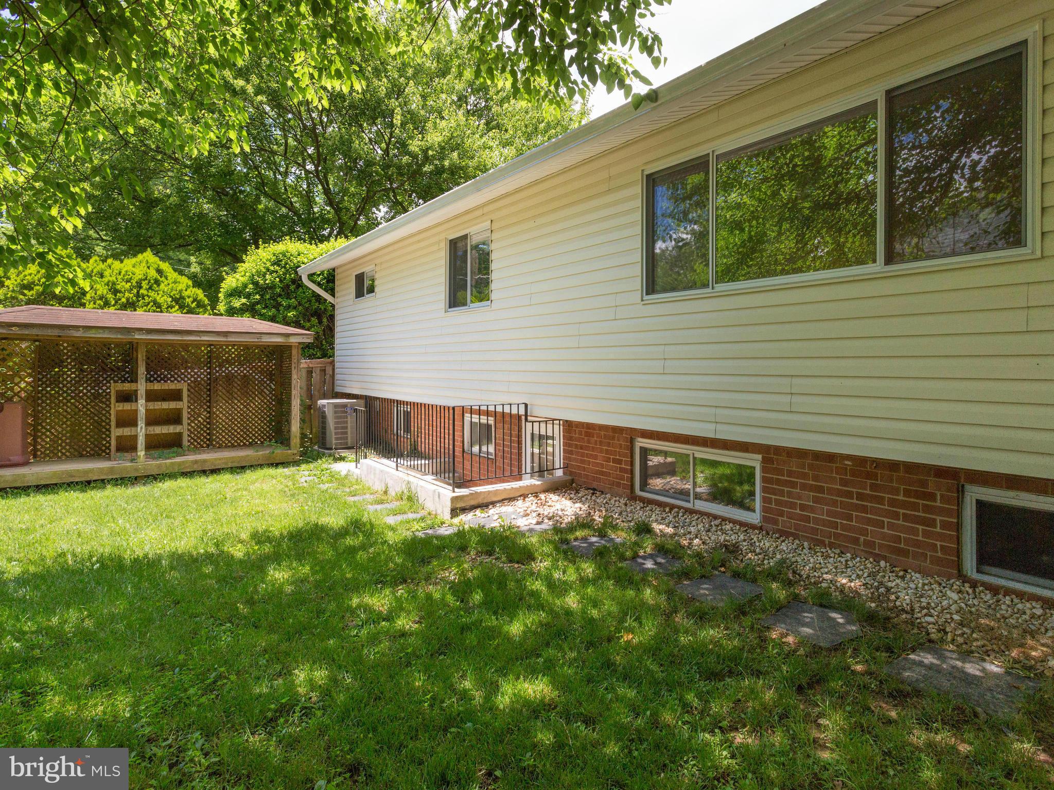 5515 Yorkshire Street Springfield, VA 22151 - Photo 23 of 26 Exterior (General)