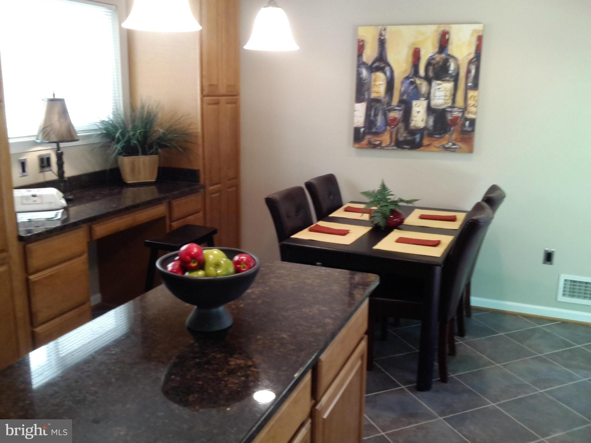 KitchenEat In Area