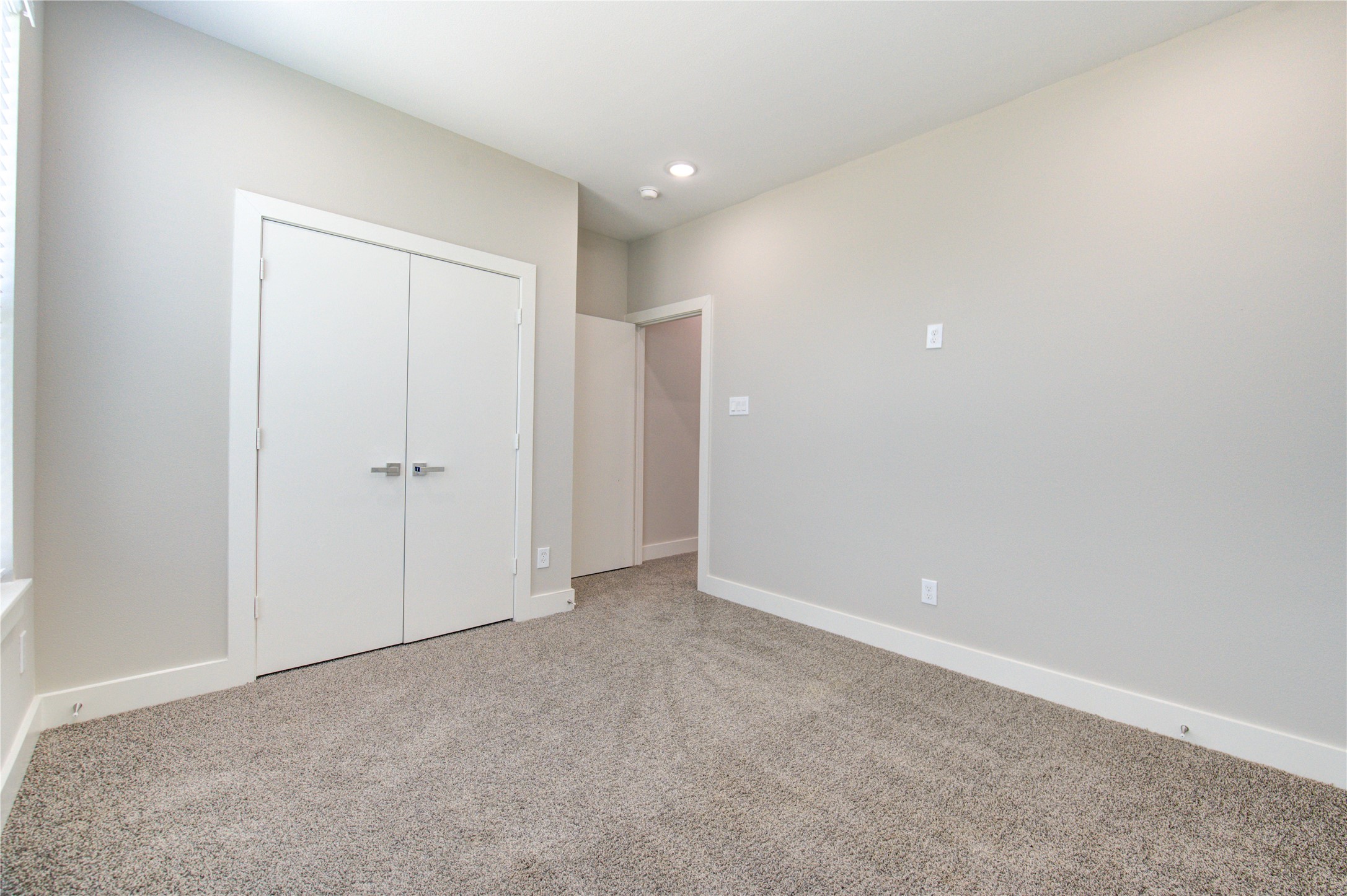 4536 Sunflower Street Houston, TX 77051 - Photo 21 of 27 a view of an empty room