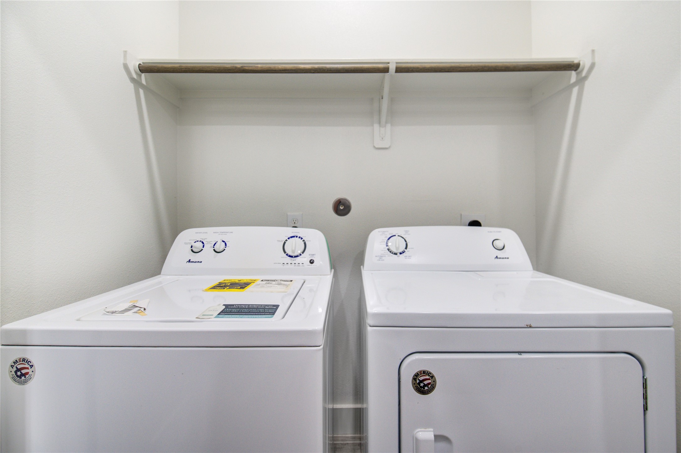 4536 Sunflower Street Houston, TX 77051 - Photo 25 of 27 a utility room with dryer and washer