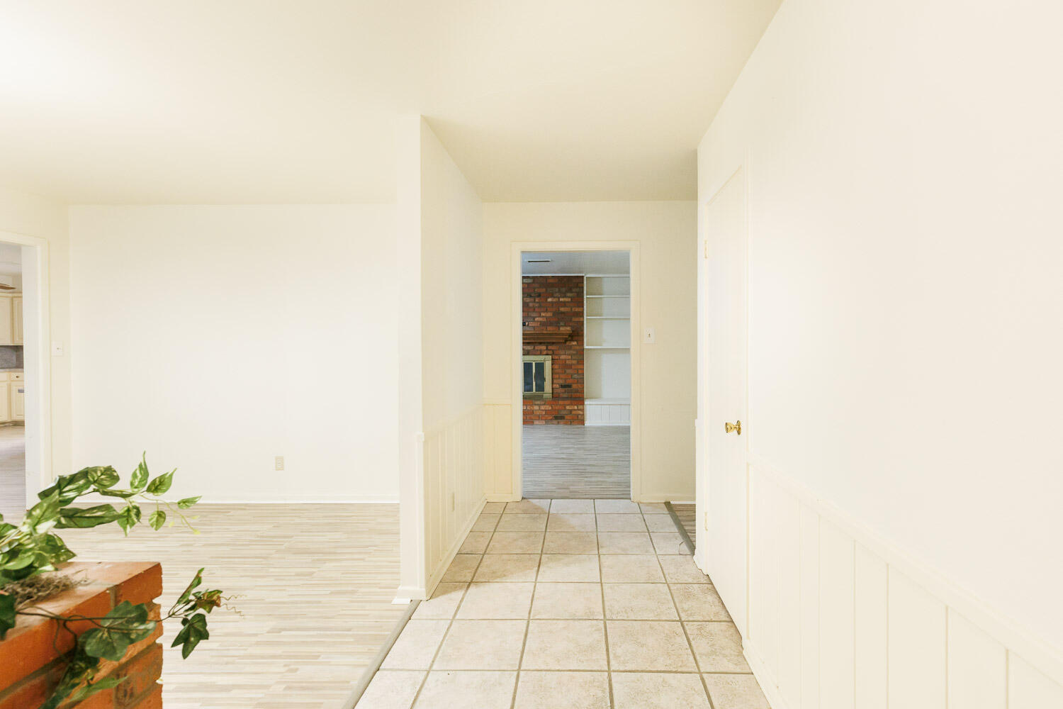 2302 52nd Street Lubbock, TX 79412 - Photo 5 of 42 Entryway