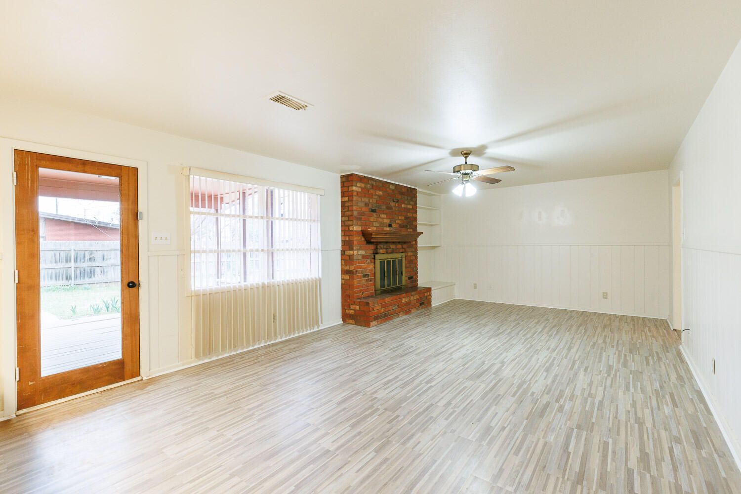 2302 52nd Street Lubbock, TX 79412 - Photo 8 of 42 Living Area