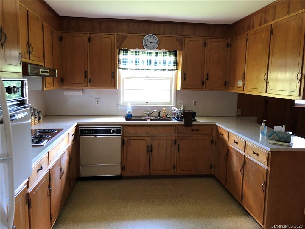 1881 Zion Road Morganton, NC 28655 - Photo 5 of 19 Gallery Image 5