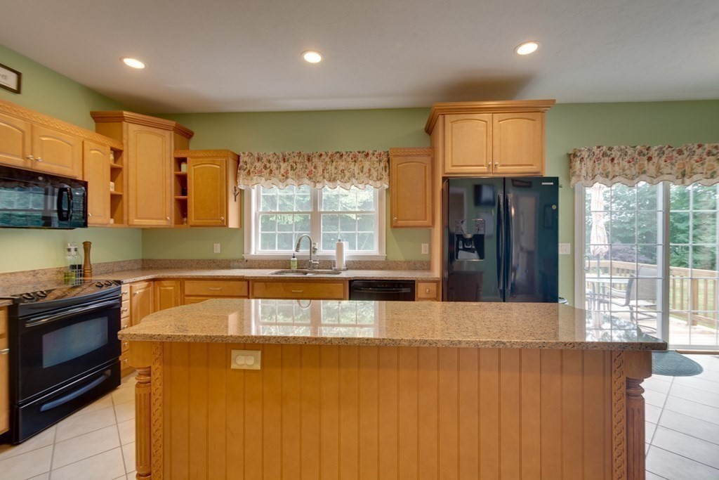 68 Old Farm Road Douglas, MA 01516 - Photo 11 of 33 Gallery Image 11