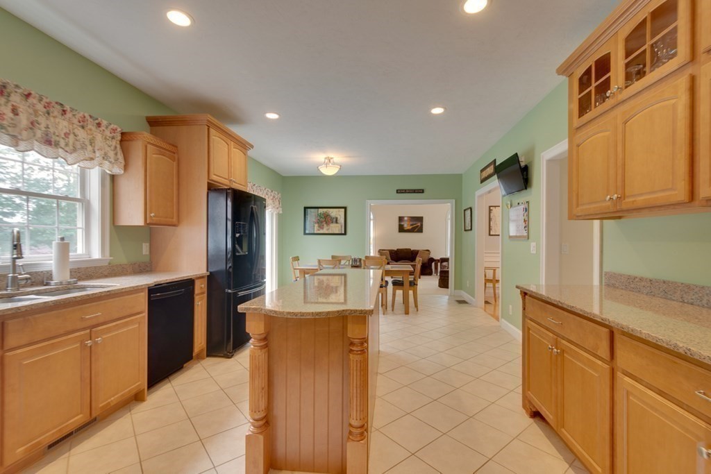 68 Old Farm Road Douglas, MA 01516 - Photo 13 of 33 Gallery Image 13