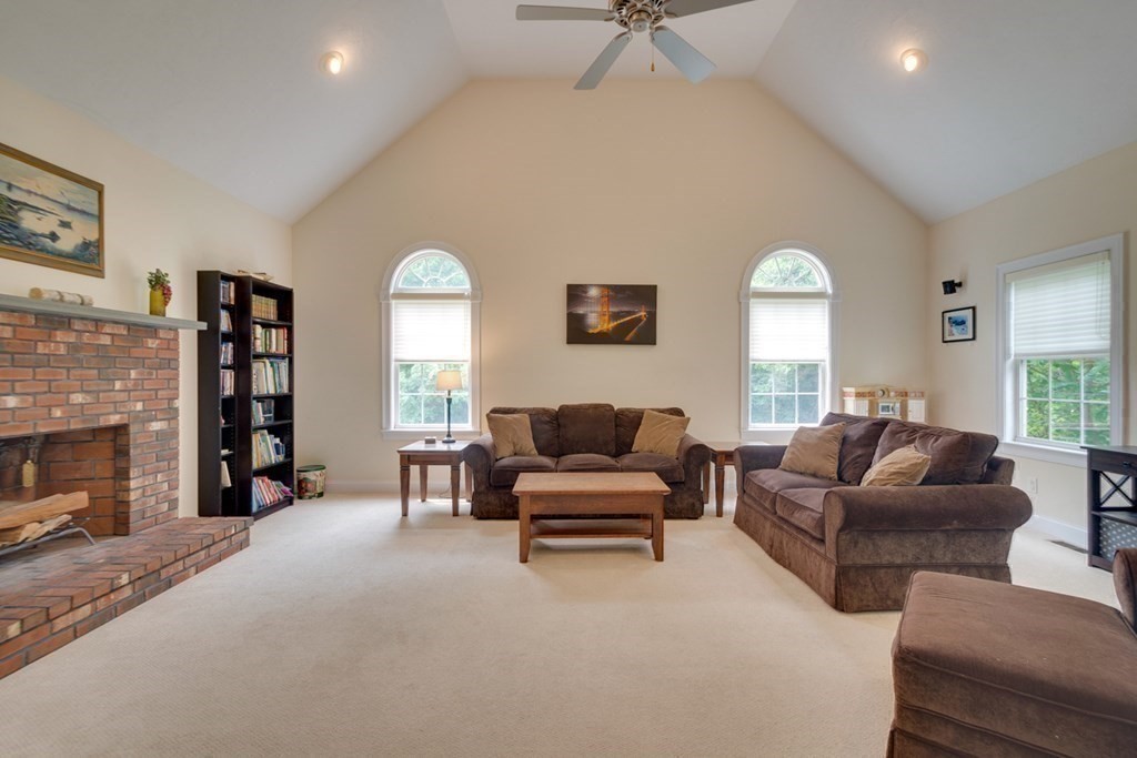 68 Old Farm Road Douglas, MA 01516 - Photo 15 of 33 Gallery Image 15