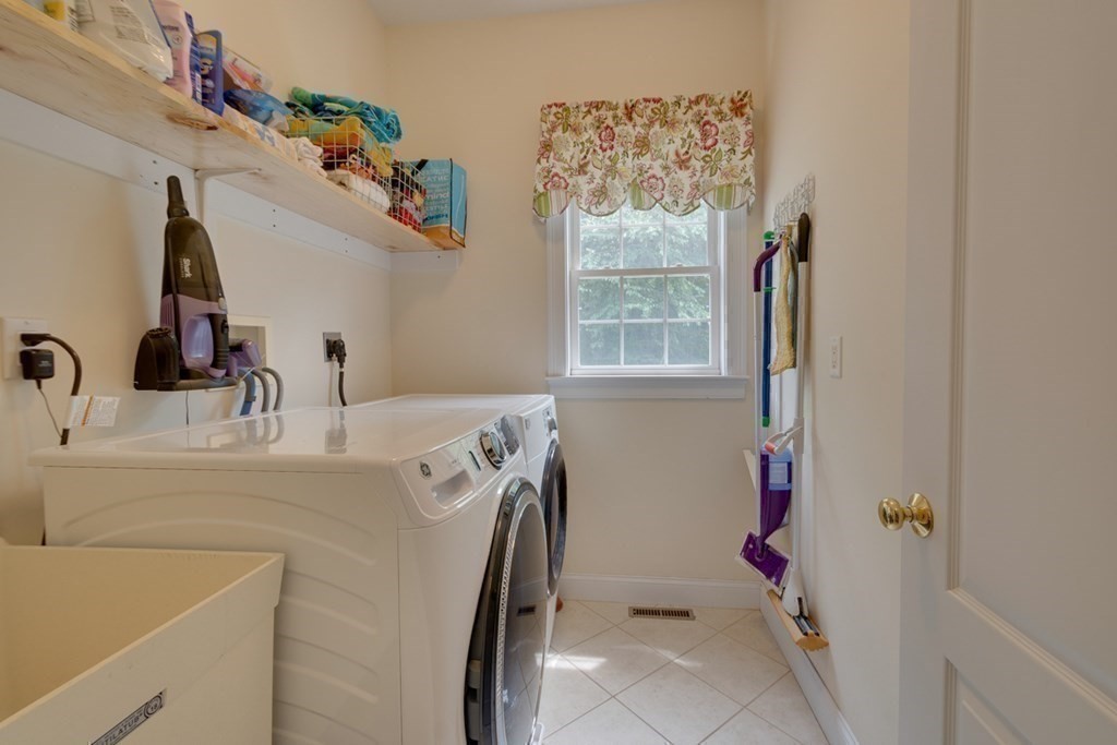 68 Old Farm Road Douglas, MA 01516 - Photo 18 of 33 Gallery Image 18