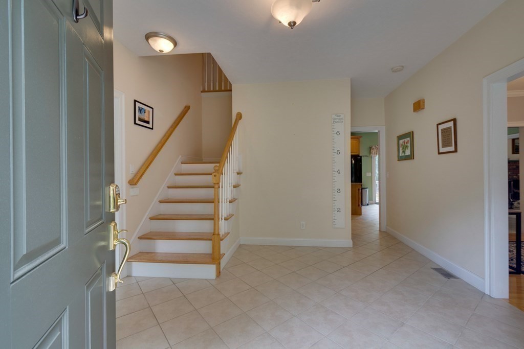 68 Old Farm Road Douglas, MA 01516 - Photo 3 of 33 Gallery Image 3