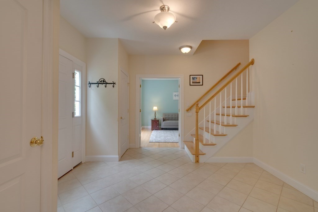 68 Old Farm Road Douglas, MA 01516 - Photo 4 of 33 Gallery Image 4