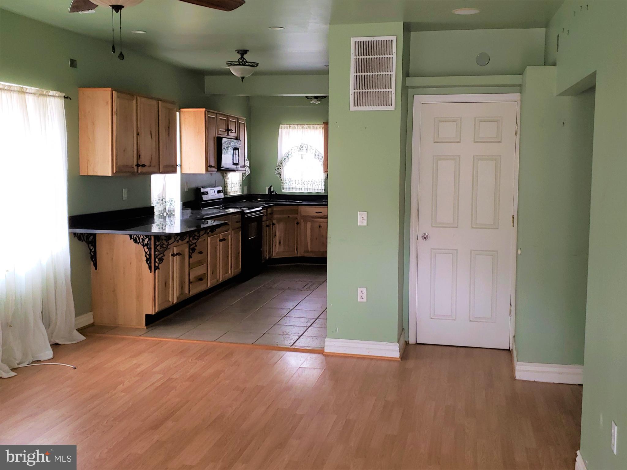 11709 Piscataway Road Clinton, MD 20735 - Photo 4 of 31 Gallery Image 4