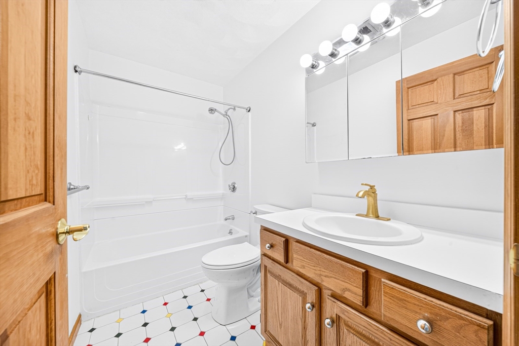 35 Brentwood Road Woburn, MA 01801 - Photo 31 of 42