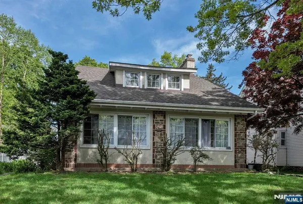 $4,200 | 211 Kenilworth Road, Ridgewood, NJ 07450