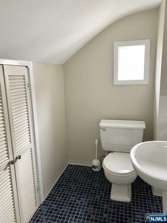 211 Kenilworth Road Ridgewood, NJ 07450 - Photo 12 of 15