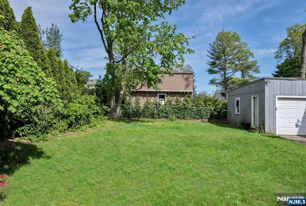211 Kenilworth Road Ridgewood, NJ 07450 - Photo 14 of 15